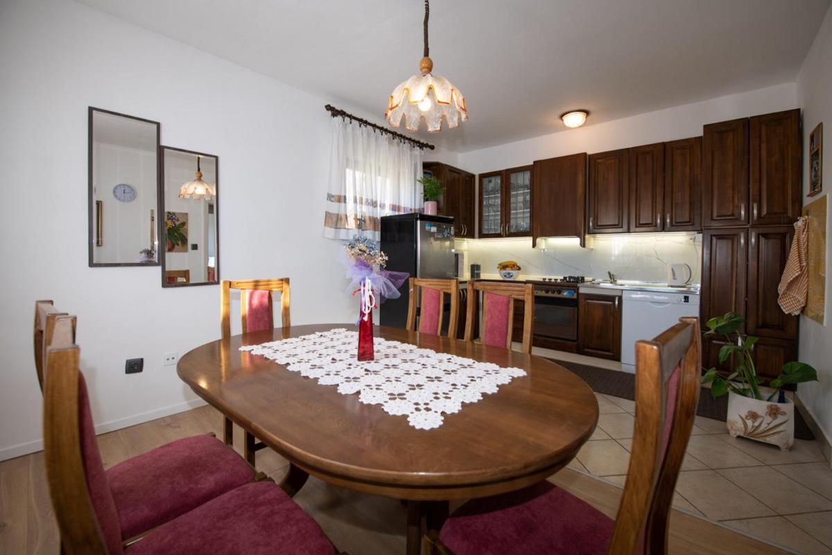 Apartman Elvis Ловран Экстерьер фото