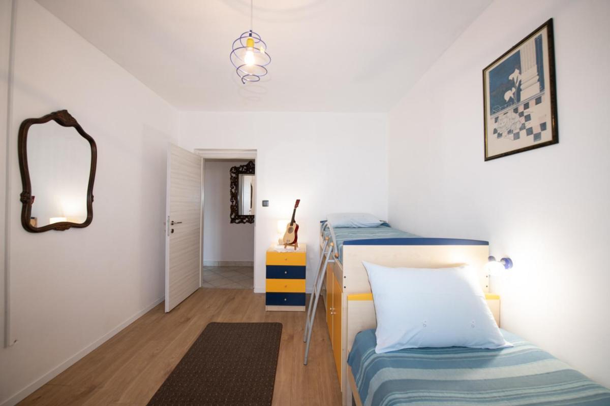 Apartman Elvis Ловран Экстерьер фото