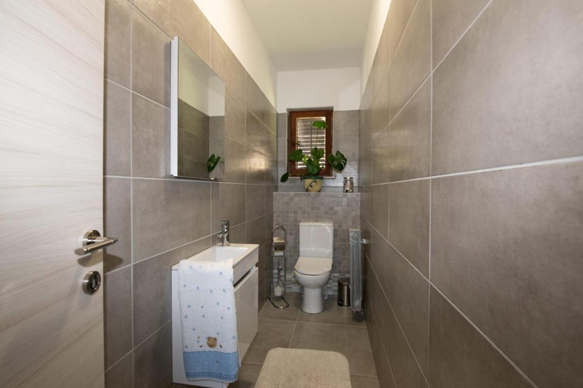 Apartman Elvis Ловран Экстерьер фото