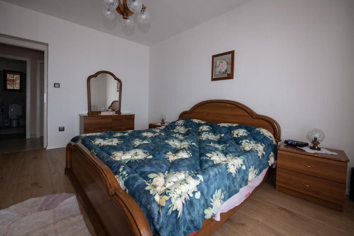 Apartman Elvis Ловран Экстерьер фото