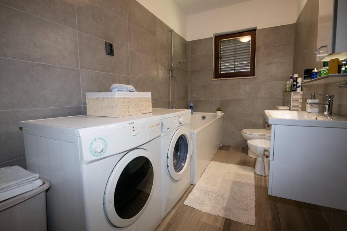 Apartman Elvis Ловран Экстерьер фото