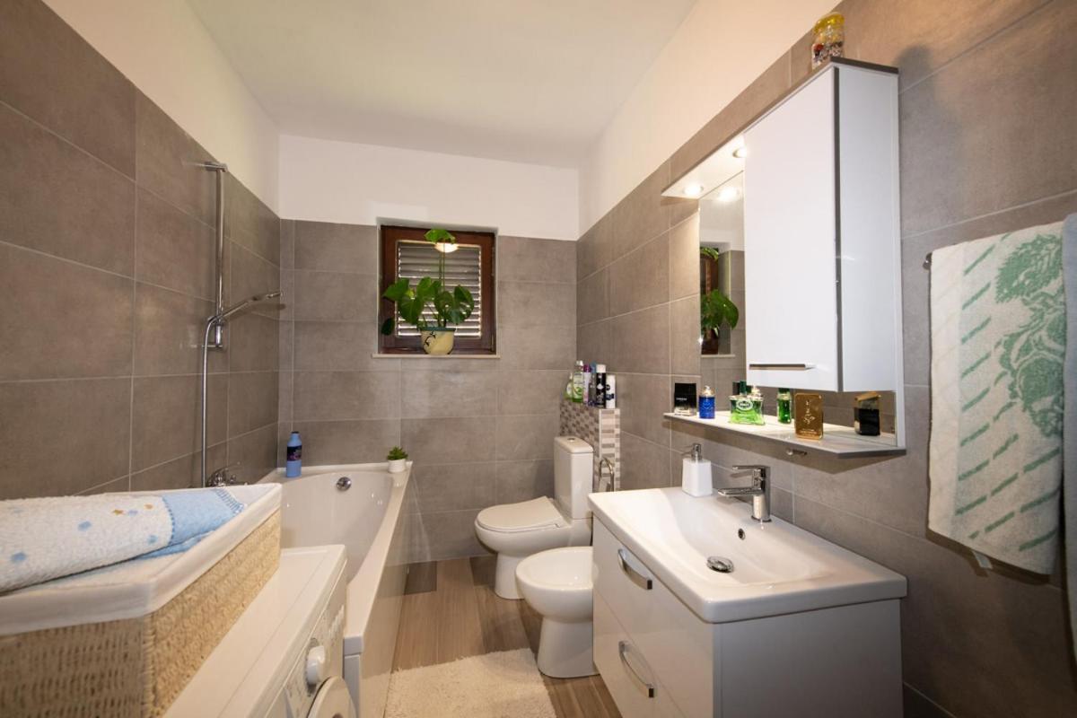 Apartman Elvis Ловран Экстерьер фото