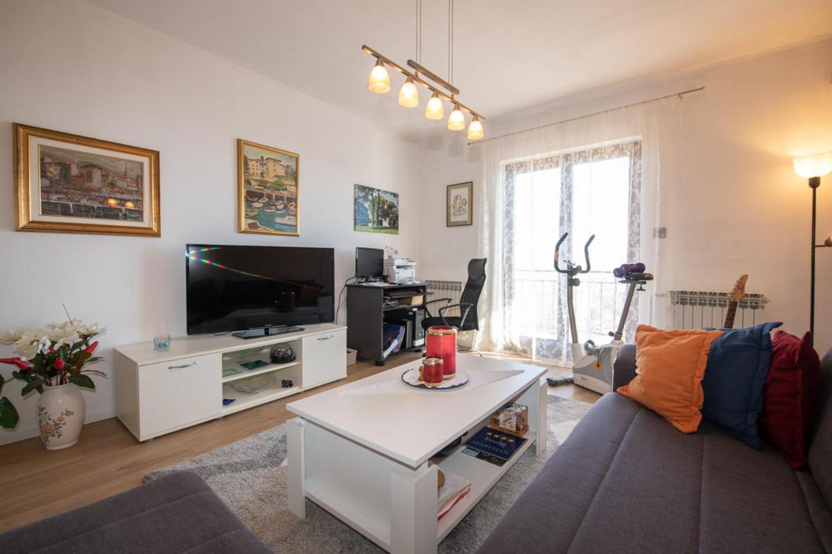 Apartman Elvis Ловран Экстерьер фото